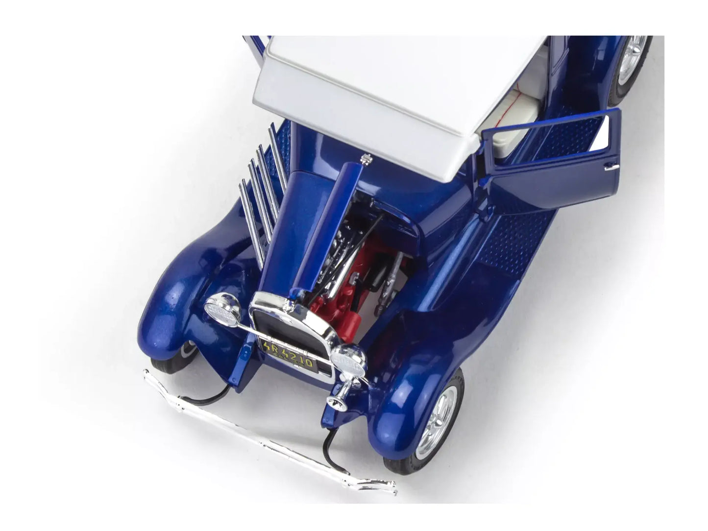 Revell 1929 Ford Model A Hot Rod Pickup with California Street Chopper