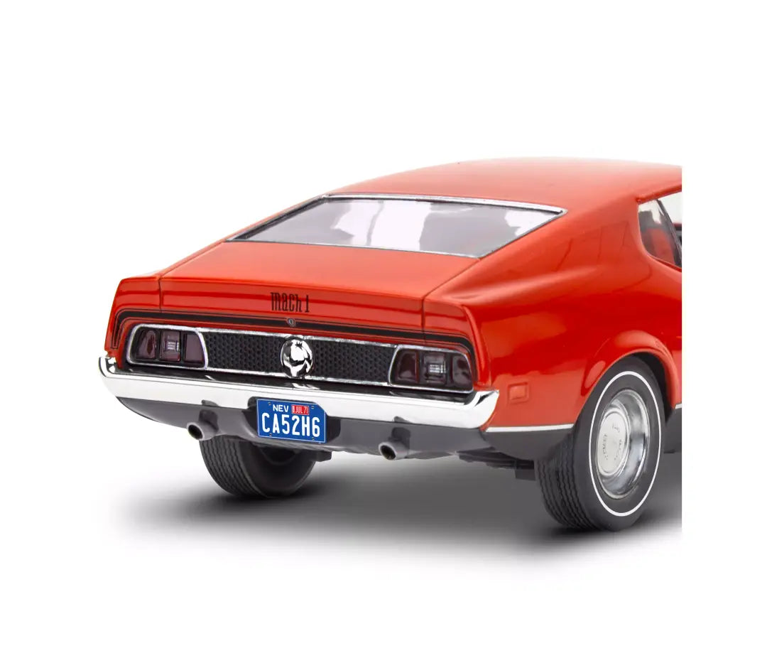 Revell 1971 Ford Mustang Mach 1 - James Bond 007 Diamonds Are Forever Edition