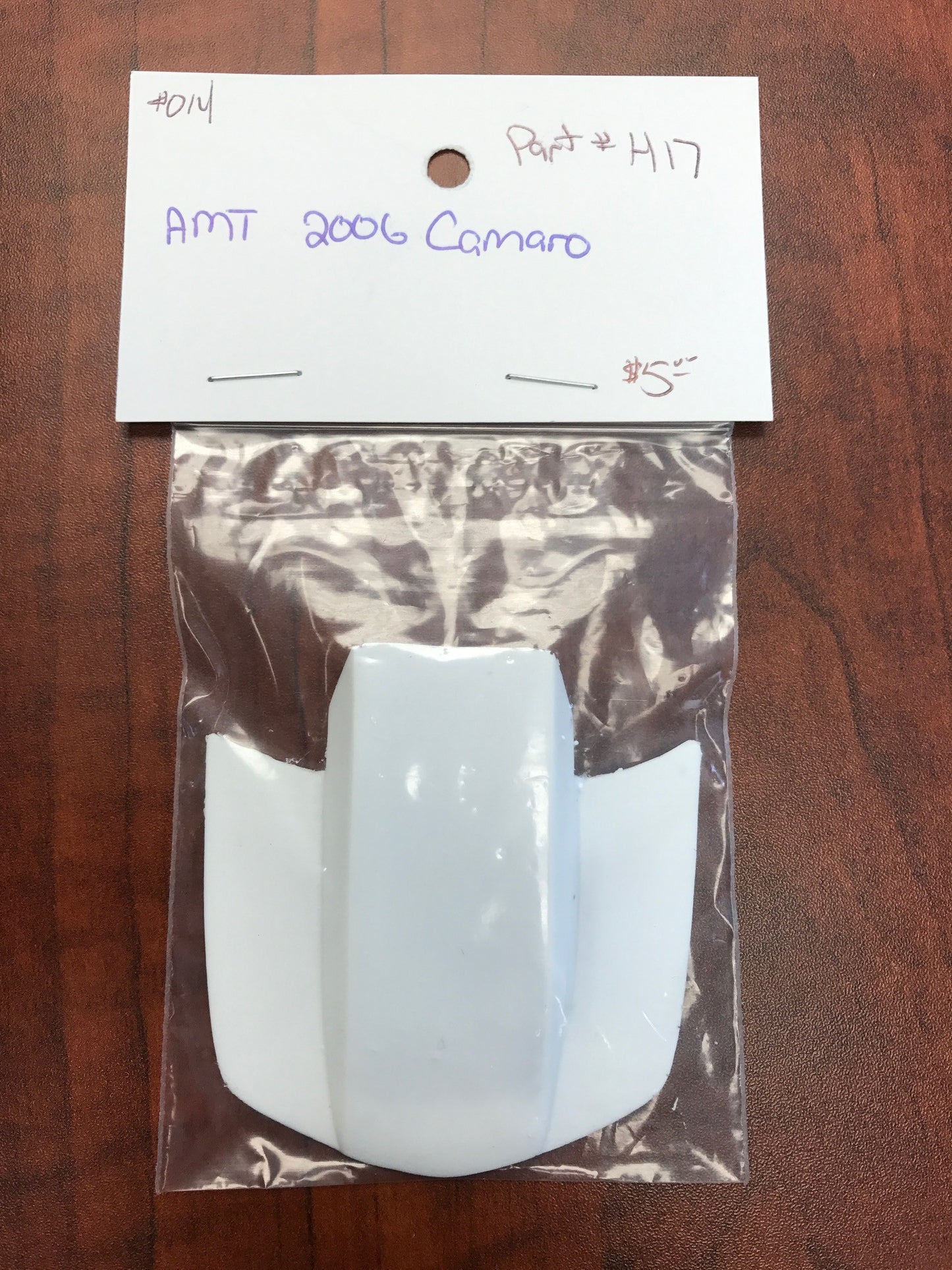 LARRY'S RESIN AMT 2006 CAMARO H17