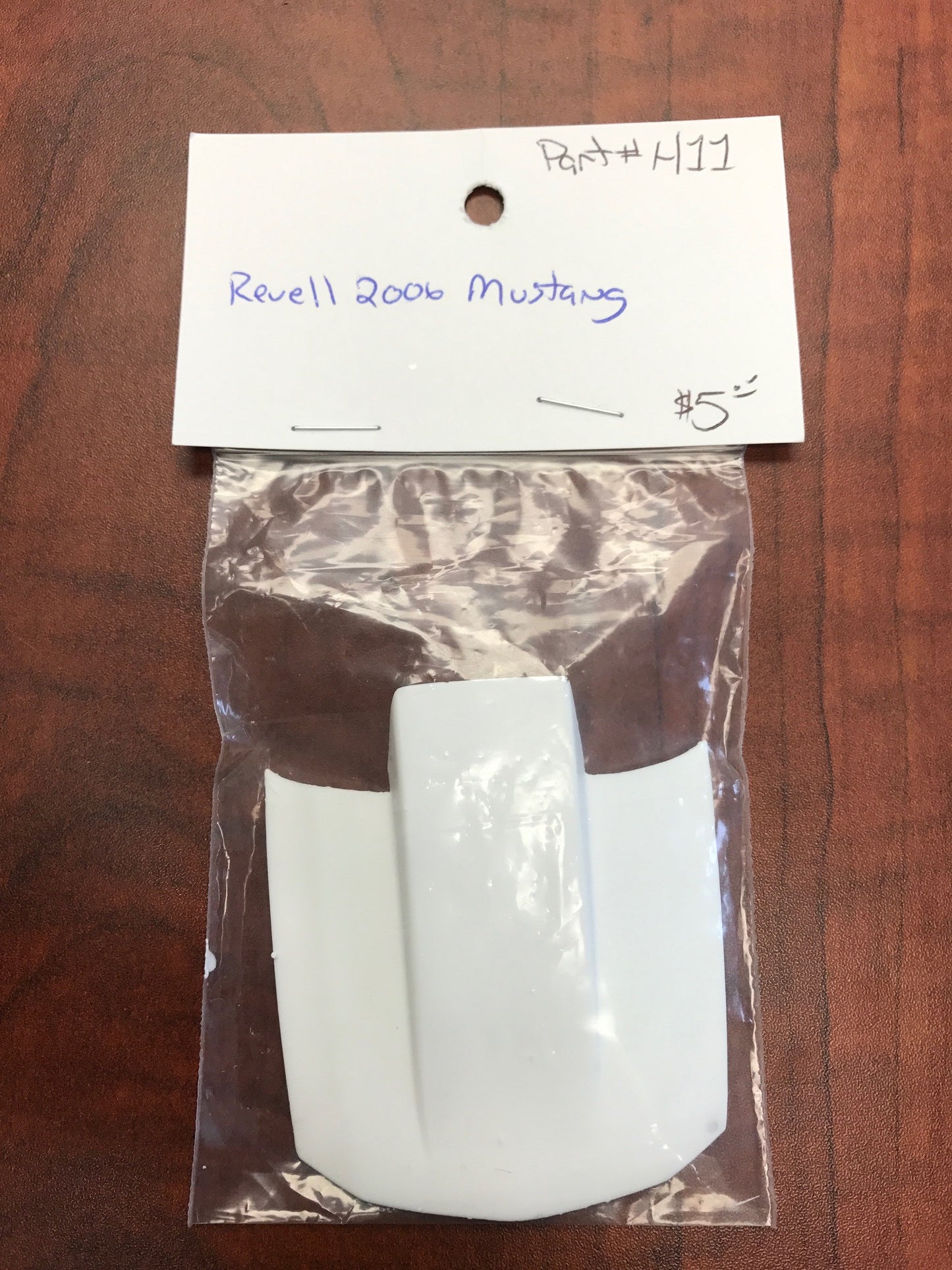 LARRY'S RESIN REVELL 2006 MUSTANG H11